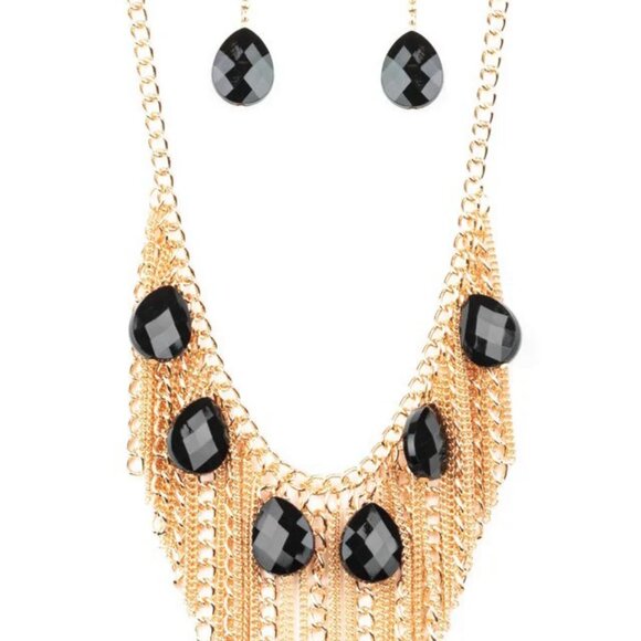 Paparazzi Jewelry Accessories - Vixen Conviction - Gold Necklace - Vintage - Picture 2 of 6